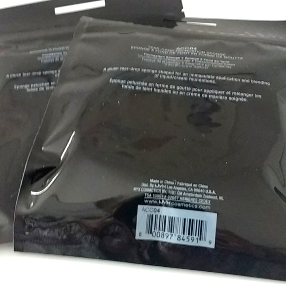 NYX Professional Makeup Tear-Drop Foundation Sponges 2/PK X 2 - Picture 3 of 4